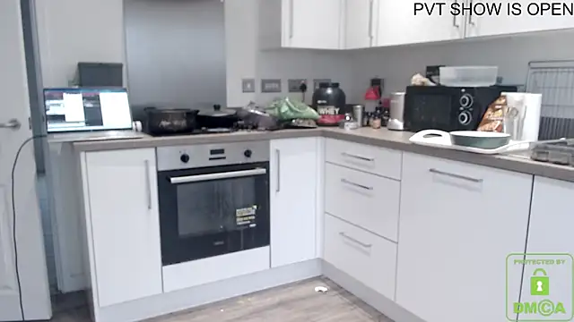 BritishHappyEnding online show from October 18, 12:21 pm