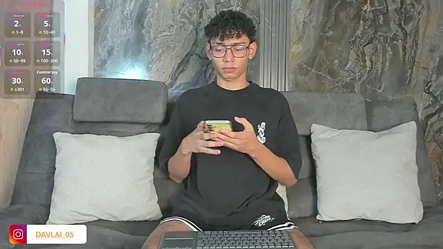 Daviid laidd online show from November 24, 10:33 pm