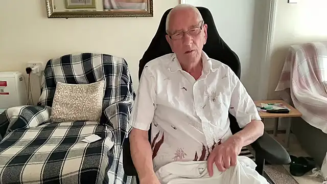cutaboverest online show from July 7, 7:28 pm