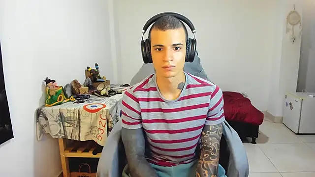 Snapshot of Balo_lovers chatting on March 20, 1:59 pm Balo lovers online show from March 20, 1:59 pm