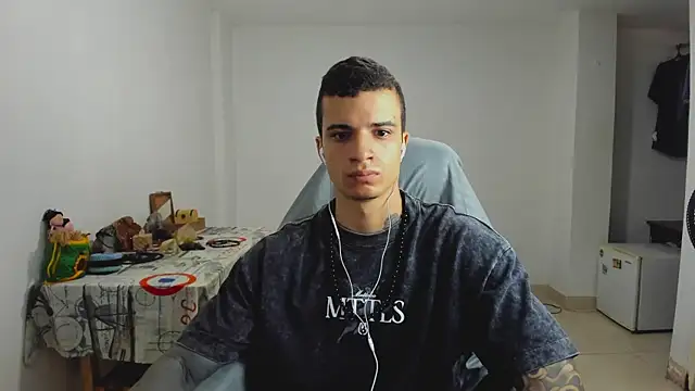 Snapshot of Balo_lovers chatting on February 6, 2:48 pm Balo lovers online show from February 6, 2:48 pm