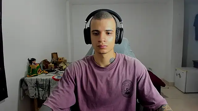 Snapshot of Balo_lovers chatting on March 10, 1:54 pm Balo lovers online show from March 10, 1:54 pm