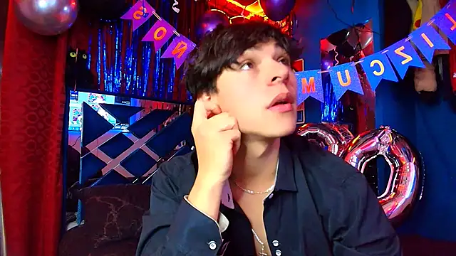 Luke Howland online show from November 12, 1:00 am