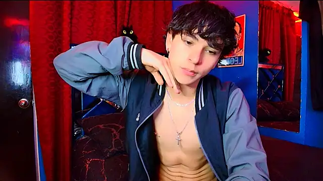 Luke Howland online show from November 21, 12:42 am