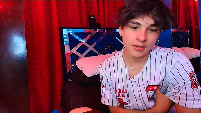 Luke Howland online show from June 26, 5:54 am