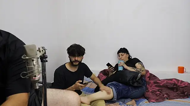 zekefotoslive online show from March 2, 3:06 am