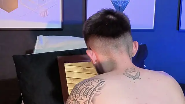 Dylanwhite23  online show from April 2, 2:20 am