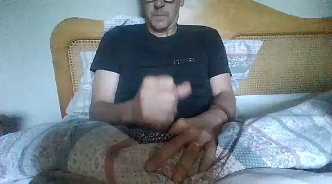 Snapshot of Raimundo1971 chatting on February 8, 11:44 am Raimundo1971 online show from February 8, 11:44 am