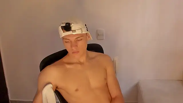 laurent nova online show from January 11, 8:12 pm