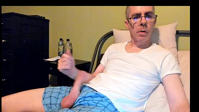 ImportantEquator0 online show from November 26, 5:16 pm