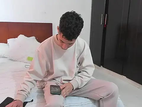 Chandler ken online show from October 20, 12:20 pm