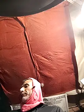 Gillygilly76 online show from November 3, 1:54 am