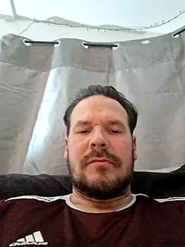 chrisB09 online show from November 28, 9:38 pm