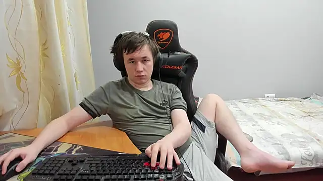 iliaskrislove online show from February 5, 6:48 pm