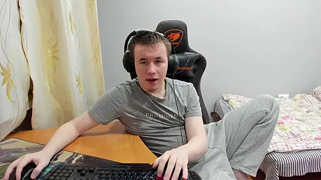 iliaskrislove online show from November 24, 2:29 pm