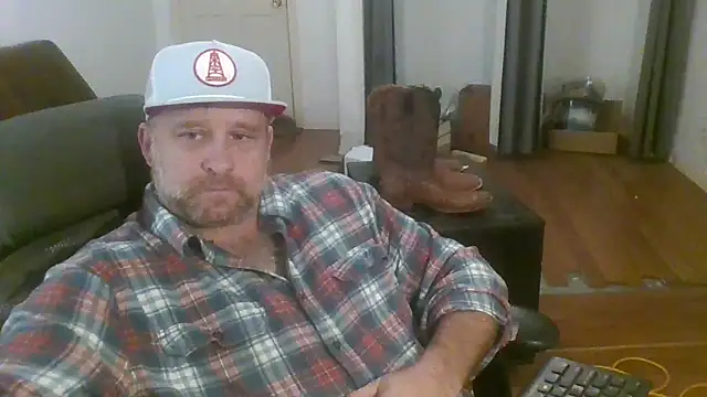 poundyouout69 online show from February 6, 7:55 pm