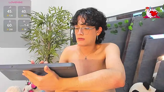 Black Rose2 online show from February 6, 11:43 am