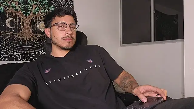 JayMarcos  online show from September 28, 6:11 am