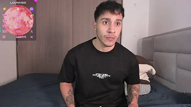 JayMarcos  online show from December 10, 5:50 am