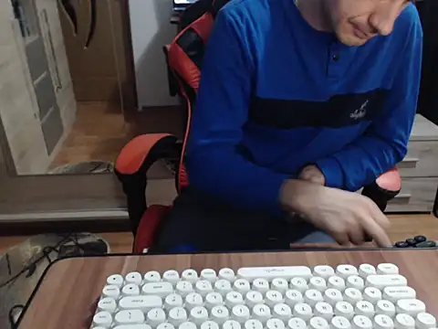 uncutguy01 online show from November 17, 4:15 am