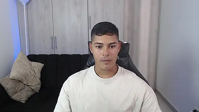 Snapshot of Iamdylan777 chatting on October 23, 6:55 pm Iamdylan777 online show from October 23, 6:55 pm