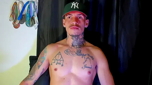 Snapshot of zyongracia chatting on January 29, 11:20 am zyongracia online show from January 29, 11:20 am