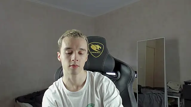 MasonWarholl online show from December 12, 12:22 pm