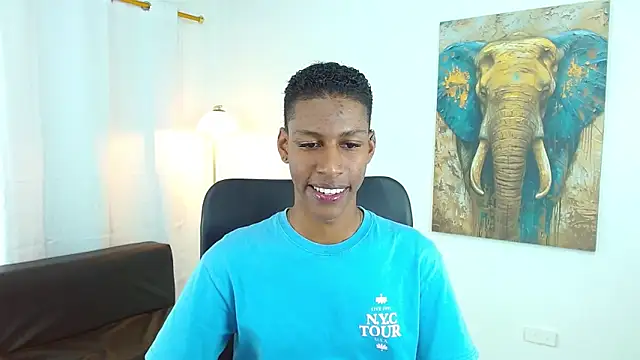 maiki18  online show from November 20, 8:40 pm