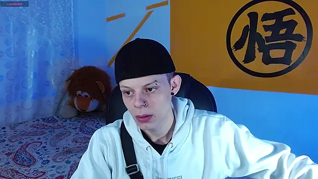 Matthew Boy  online show from December 6, 5:31 am