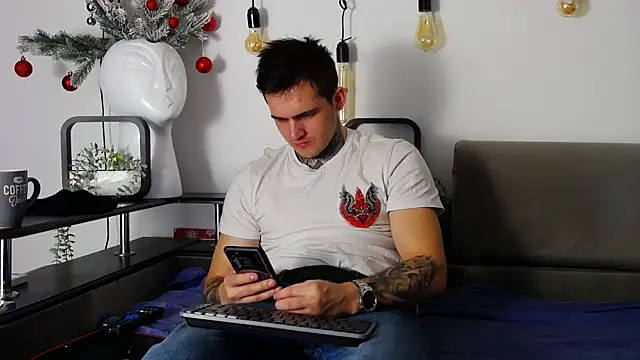 CarterCole online show from January 17, 7:41 am