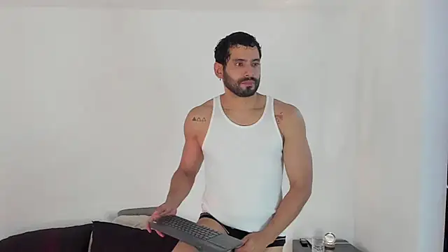 Dereck vega online show from September 9, 8:52 pm