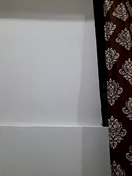 Snapshot of Guyinshortss chatting on September 23, 7:46 pm Guyinshortss online show from September 23, 7:46 pm