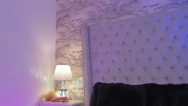 Snapshot of Kev_jenner chatting on December 13, 5:49 am Kev jenner online show from December 13, 5:49 am