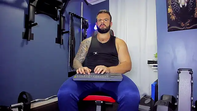 Johnnygrayson1 online show from December 15, 10:15 pm