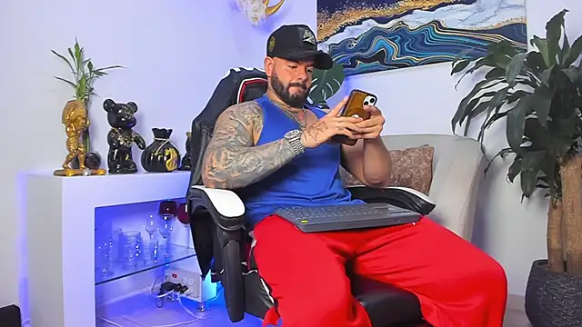 Johnnygrayson1 online show from February 19, 1:13 am