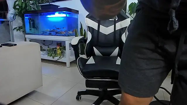 Johnnygrayson1 online show from October 13, 1:33 am