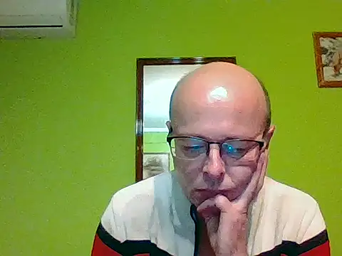 Snapshot of Tiger202441 chatting on October 22, 9:18 pm Tiger202441 online show from October 22, 9:18 pm