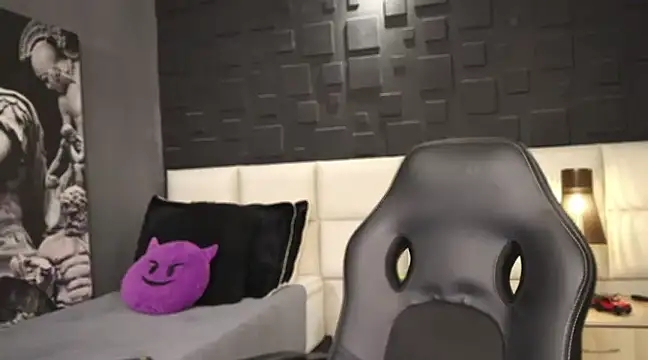 DannSaenz online show from February 23, 5:04 pm