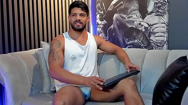 DannSaenz online show from December 5, 8:56 pm