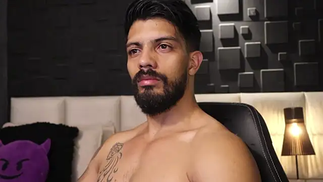 DannSaenz online show from February 13, 8:03 pm