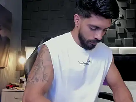 DannSaenz online show from February 3, 8:13 pm