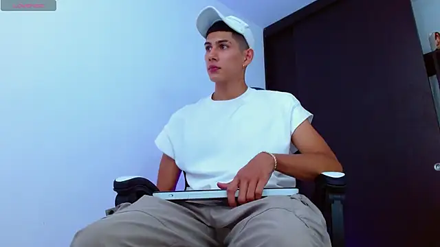 Valerio 20 online show from February 13, 7:52 pm