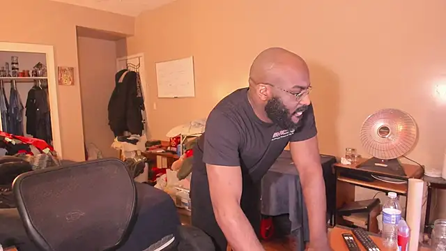 MrChuckDailyXXX online show from February 20, 10:06 am