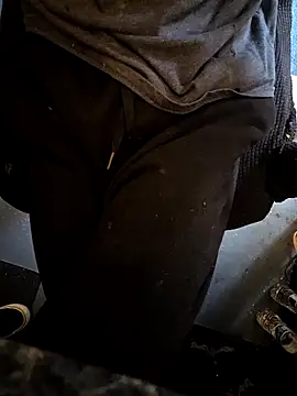 Migaruo online show from April 15, 9:37 pm