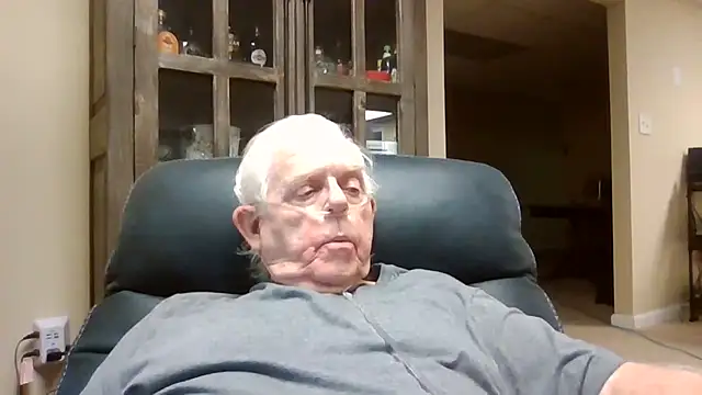 bootlegmanz online show from April 16, 9:39 pm