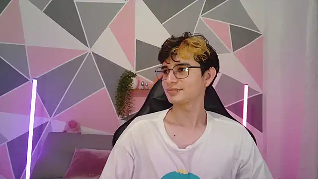 AndrewAnndCherry online show from July 29, 1:04 am