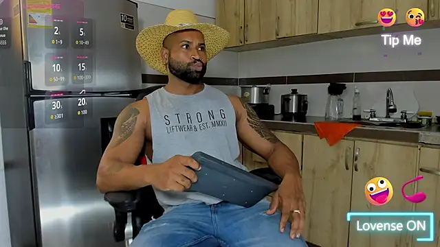 MattRodriguez9 online show from January 15, 6:32 pm