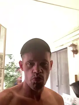 Snapshot of FrankieKentucky chatting on February 27, 5:15 pm FrankieKentucky online show from February 27, 5:15 pm