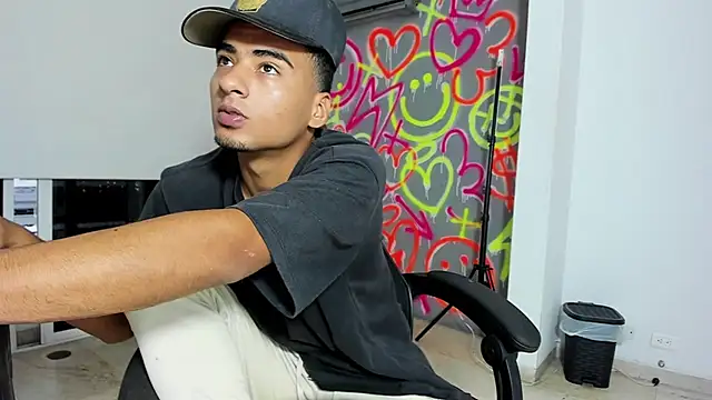 ANGEL NICOLAS online show from December 20, 11:01 pm