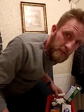 otterlover123 online show from February 15, 7:33 pm